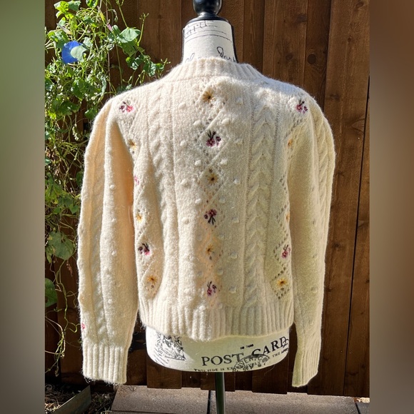 Driftwood x Free People Cream Floral Embroidery Cable Knit Sweater Size S NWT - Picture 2 of 6